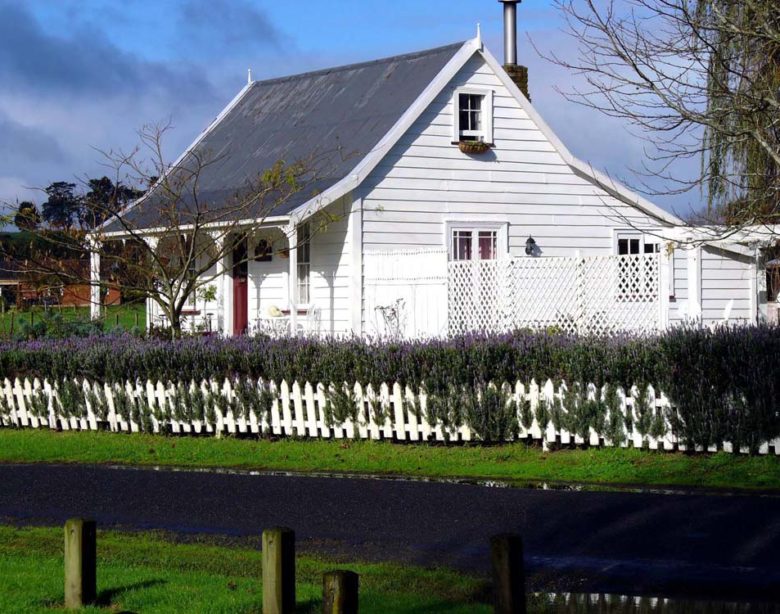 colonial cottage new zealand 1234055