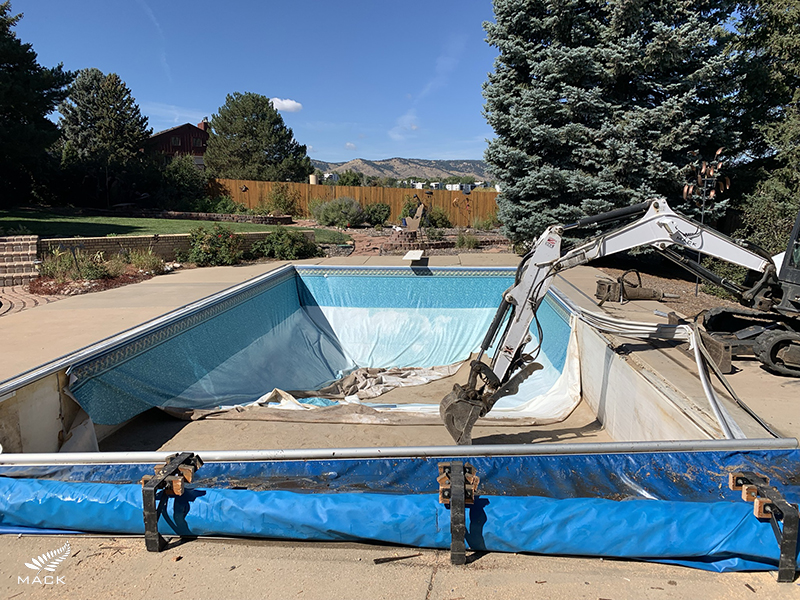 Mack Land Golden Vinyl Liner